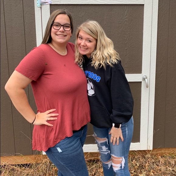 Meet your Posher, Lea - Picture 1 of 1